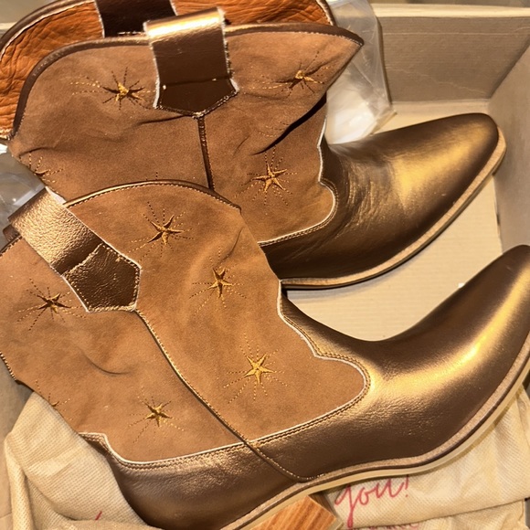 NWT in box Silvia cobos cowboy boots bronze gold with stars so fine size 11 - Picture 9 of 9